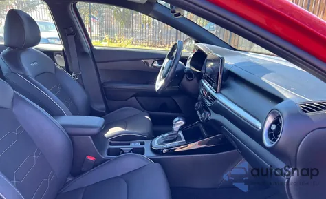 2024 Kia Forte Gt Line z USA, uszkodzony, nr VIN 3KPF54AD3RE777085